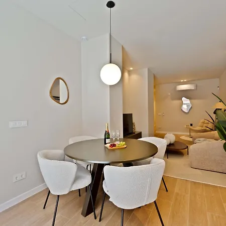Saristays Luxe Style L * Βαλένθια